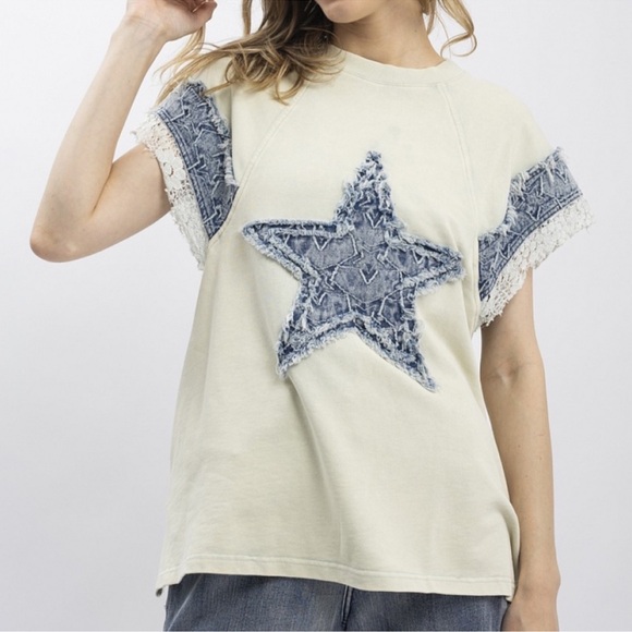 BLUE VELVET Women's Cream and Blue Star Top - Picture 5 of 6
